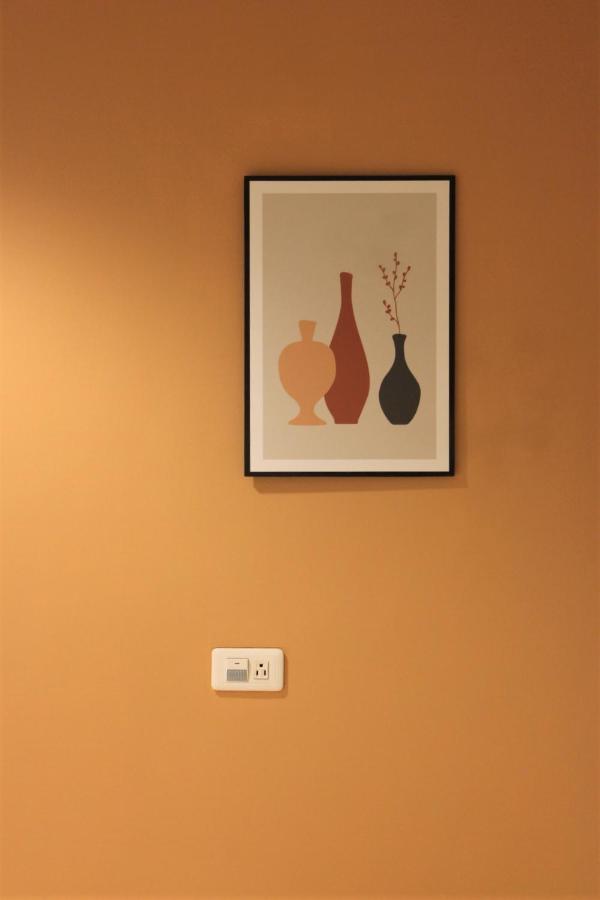 Hotel 微趣 Wechill à Tainan Extérieur photo