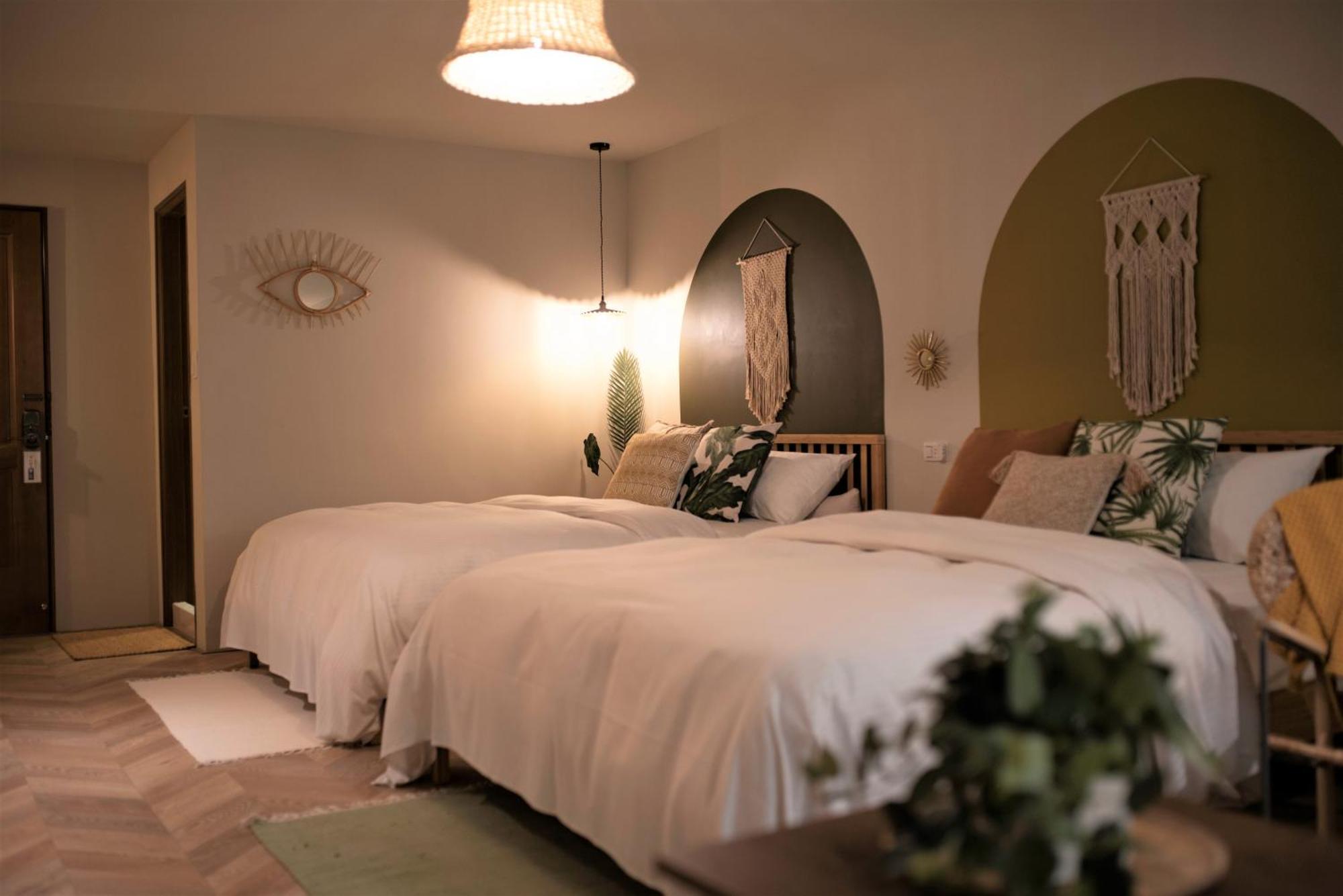 Hotel 微趣 Wechill à Tainan Extérieur photo