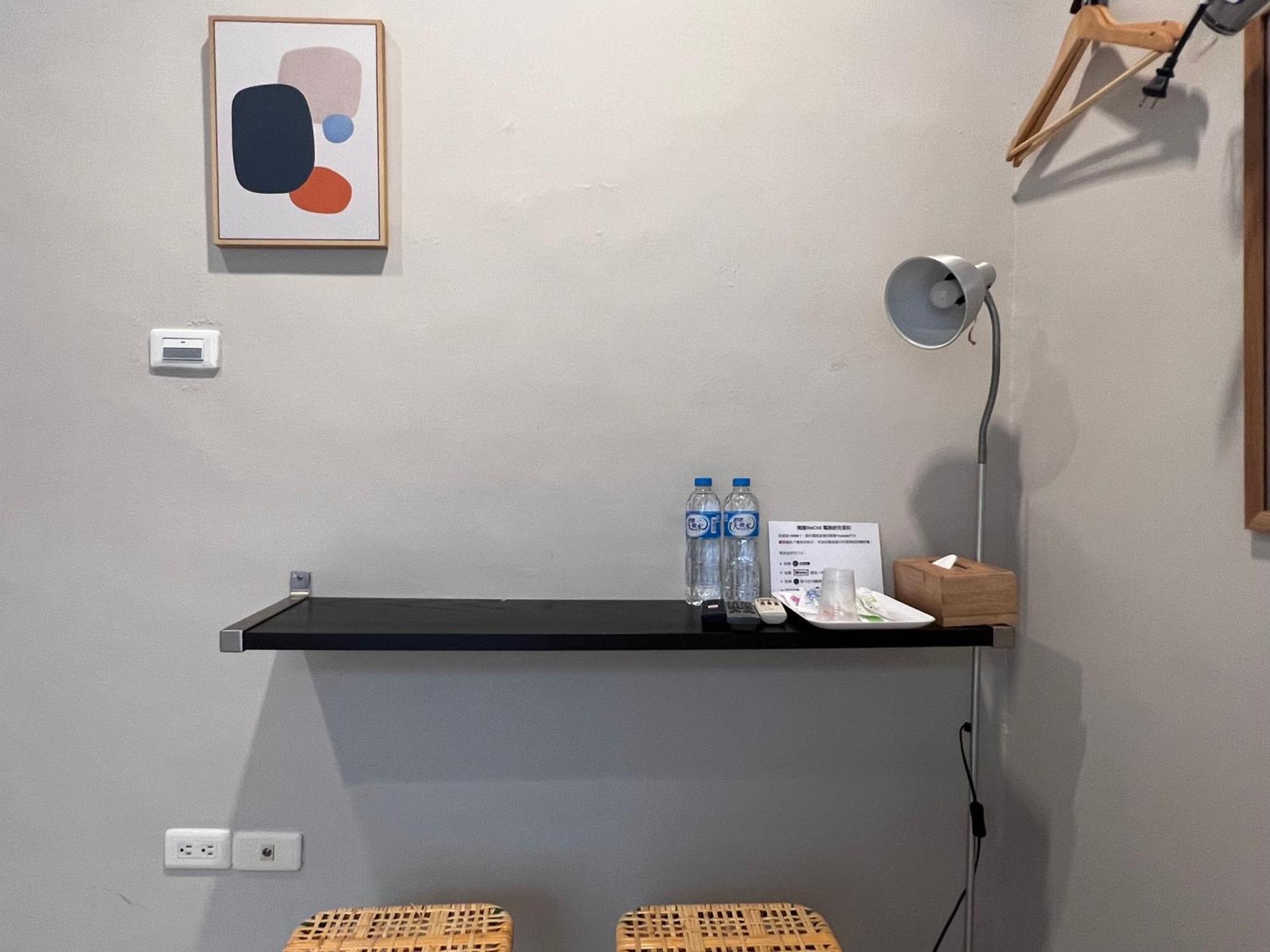Hotel 微趣 Wechill à Tainan Extérieur photo